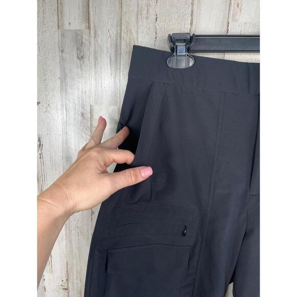 Zella Black Getaway Drawstring Cargo Pockets Button Closure Crop Pants Size L - Picture 3 of 12